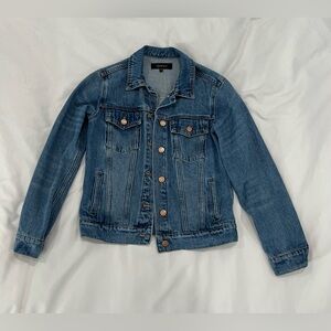like new, never worn quince organic cotton denim jacket indigo blue XS